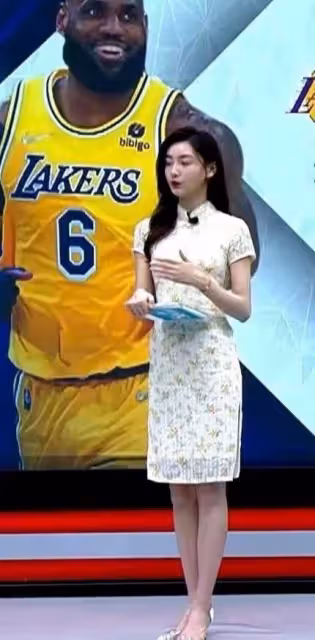 曝美女主持節目中被騷擾,導播要求掀裙子,女方澄清是其主動折短