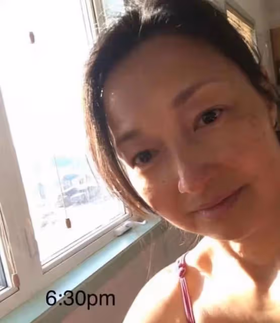已淡出娛樂圈近10年,52歲前知名港姐近況曝光,臉上斑點盡顯老態