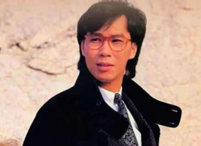 知名歌手蔡國權車禍癱瘓近況,68歲獨居養老院,病情穩定精神飽滿