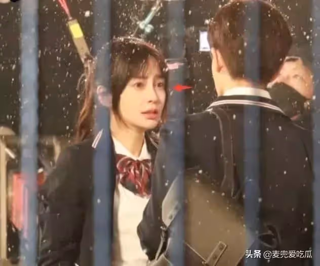《暮色心約》花絮曝光!Baby任嘉倫校園同框