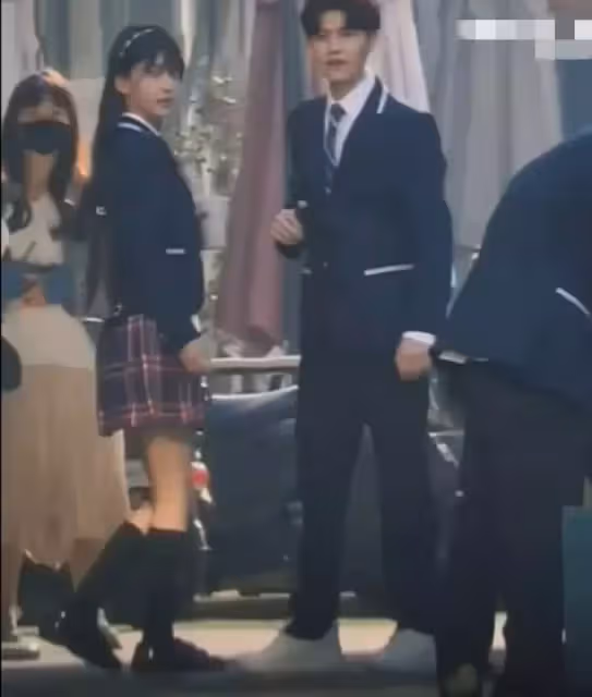 《暮色心約》花絮曝光!Baby任嘉倫校園同框