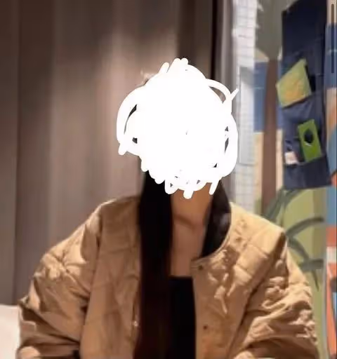 韓新人歌手收粉絲的禮物轉送緋聞女友被曝光?網友:粉絲認清現實吧!