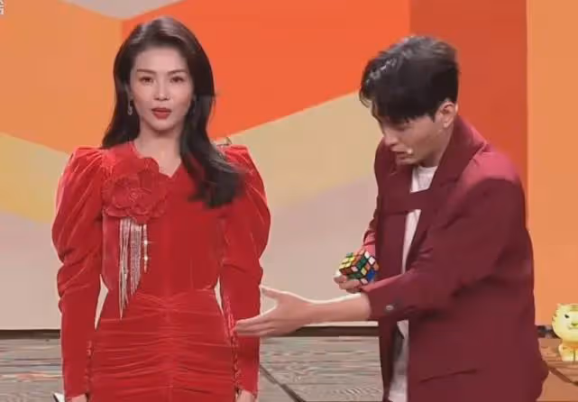 娛樂圈再現新離婚瓜!網曝男方出軌有娃,劉濤久未與老公互動躺槍