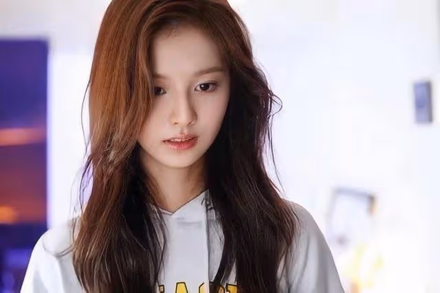 JYP新女團確定了最終七人組，組合以唱功為主，平均年齡只有16歲