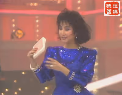 28歲嫁浪子！「謝霆鋒母」以淚洗面決心離婚  如今67歲帶著現任「與前夫喝茶」：餘生做回自己
