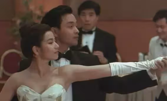 鐘楚紅「接班人」《危情》「宅男女神」陳雅倫曬近照!54歲風采依舊被指「撞臉張柏芝」,至今未婚育