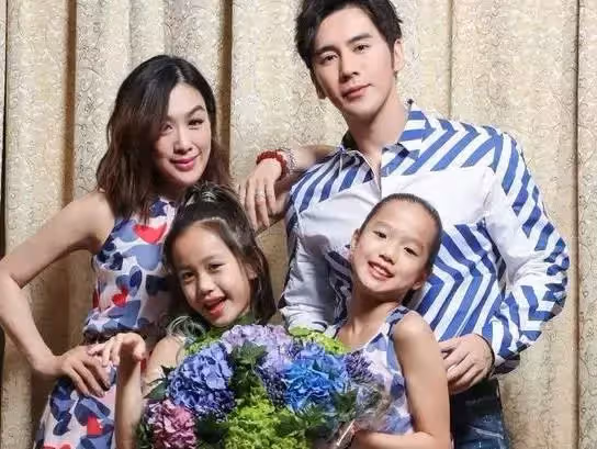 鐘麗緹二女兒近照難認出!兒時被嘲長得醜,如今「顏值逆襲長成高級臉」美過妹妹考拉
