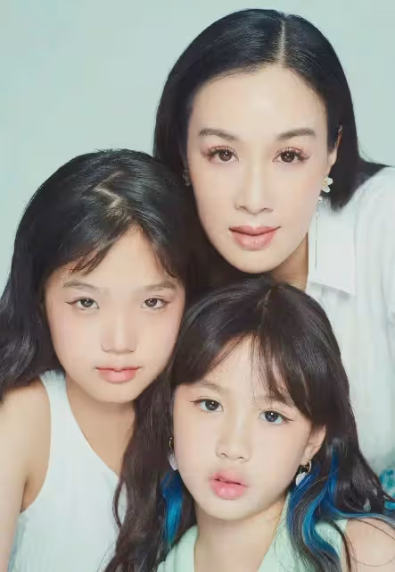 鐘麗緹二女兒近照難認出!兒時被嘲長得醜,如今「顏值逆襲長成高級臉」美過妹妹考拉