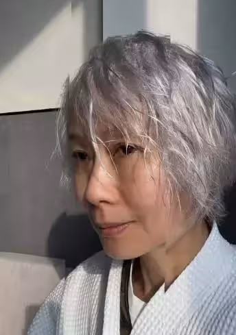 59歲葉童慶生!滿頭白髮胡亂披散,眼窩凹陷面部皺紋橫生被指變化太大,狀態引人擔憂