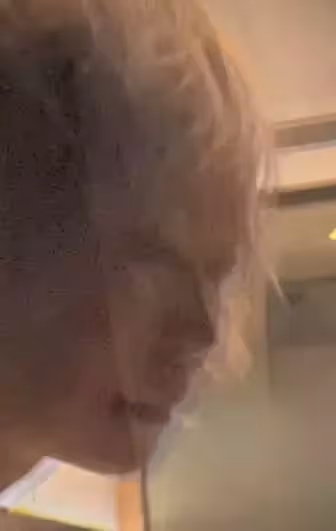 59歲葉童慶生!滿頭白髮胡亂披散,眼窩凹陷面部皺紋橫生被指變化太大,狀態引人擔憂