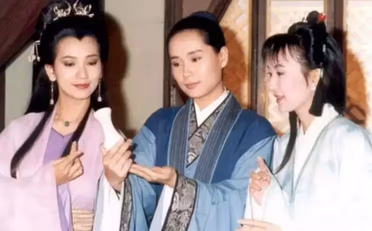 59歲葉童慶生!滿頭白髮胡亂披散,眼窩凹陷面部皺紋橫生被指變化太大,狀態引人擔憂