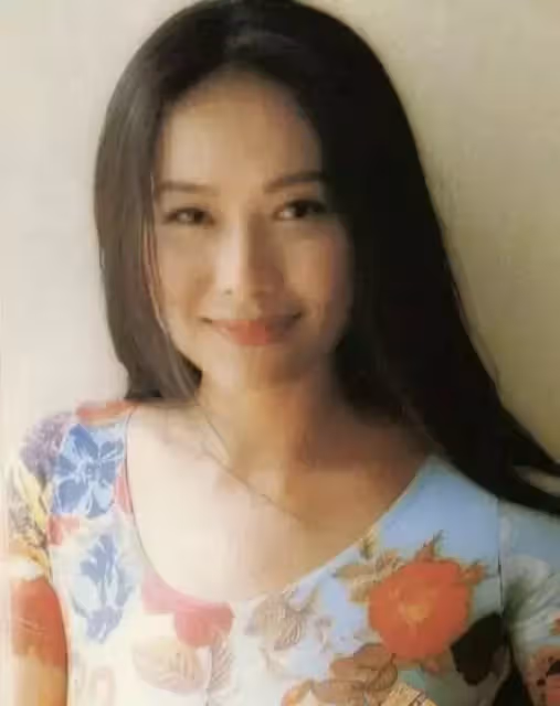 59歲葉童慶生!滿頭白髮胡亂披散,眼窩凹陷面部皺紋橫生被指變化太大,狀態引人擔憂