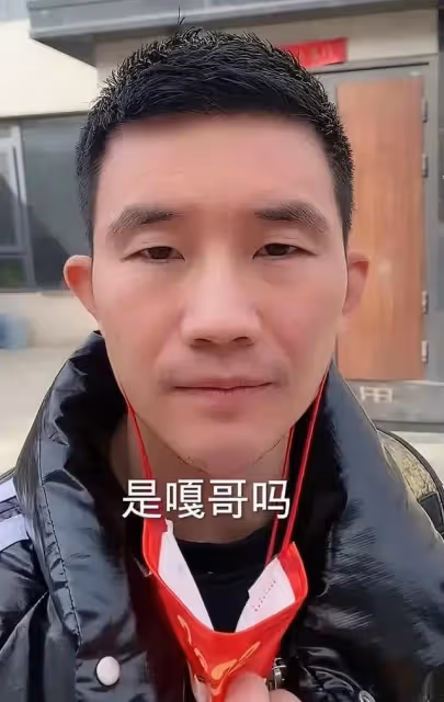 炫富,愛裝,脾氣還暴,小兵張嘎越來越飄,社會人氣息非常濃重!