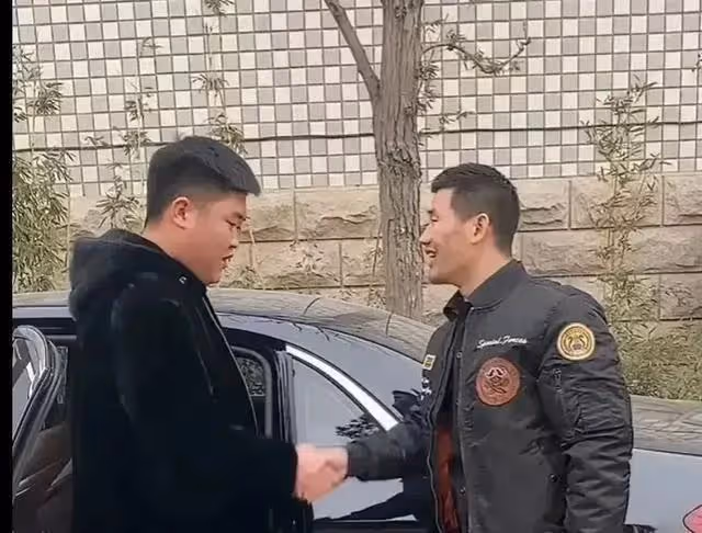 炫富,愛裝,脾氣還暴,小兵張嘎越來越飄,社會人氣息非常濃重!