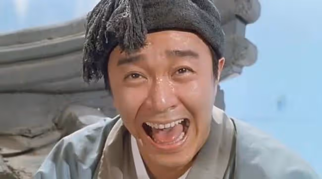 被洪金寶罵，被王晶厭惡，被報紙批，成名後被賣給向華強的周星馳