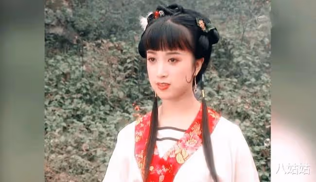 從「孔雀公主」到總裁夫人，46歲的金巧巧是怎麼走到今天的？