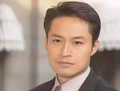 59歲馬景濤罕見曬娃！倆兒子身高出眾，顏值比爸爸略勝一籌，網友：虎父無犬子