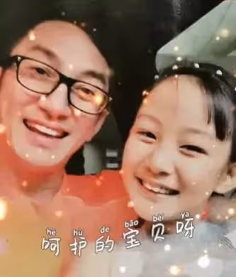吳啟華罕曬女兒，離婚7年獨自撫養娃，13歲女兒顏值出眾氣質斯文