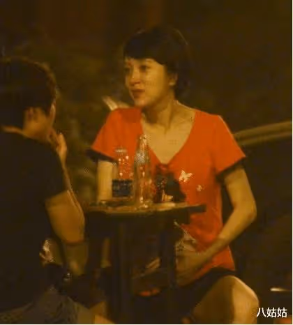 從「孔雀公主」到總裁夫人，46歲的金巧巧是怎麼走到今天的？