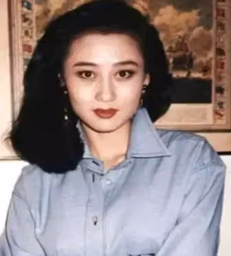 利智年輕時有多美？被稱50年一遇的美人，氣質秒殺張曼玉鐘楚紅，難怪李連杰被迷得神魂顛倒