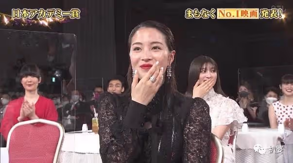 羨慕了！這就是不結婚的好處吧。