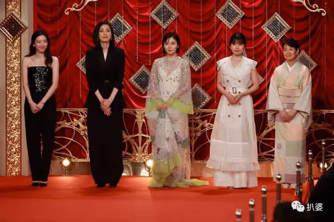 羨慕了！這就是不結婚的好處吧。