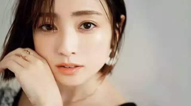 初戀變繼父!她12歲奪影后「 愛人被生母攔截」 38歲二婚憑「超凍齡顏值再次爆紅」走出泥潭