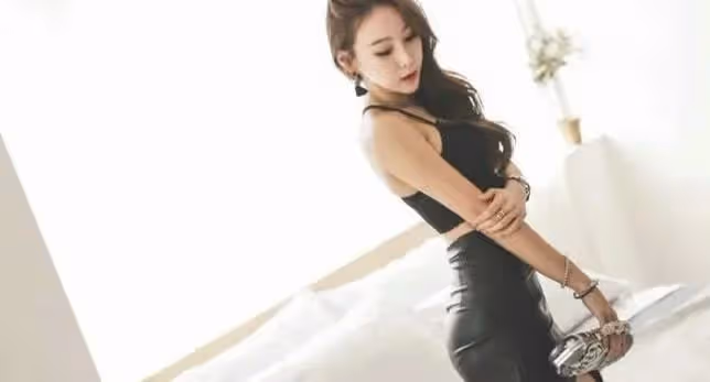 被小奶狗睡服,本以為苦盡甘來,直到我和他爸的情愛往事被翻出來