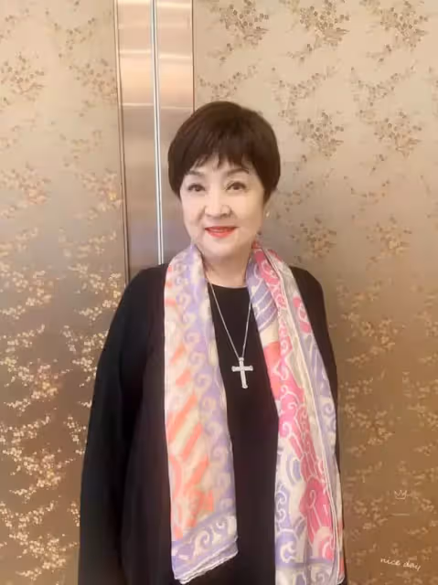 才腦出血開顱！73歲影后傳又動刀「仍然無法痊癒」頻出狀況　曝光近況喊：「我不敢出門」！