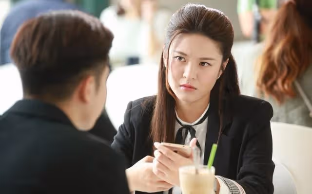 對舊愛余情未了？TVB「是非精」白色情人節一個人過：很想念你