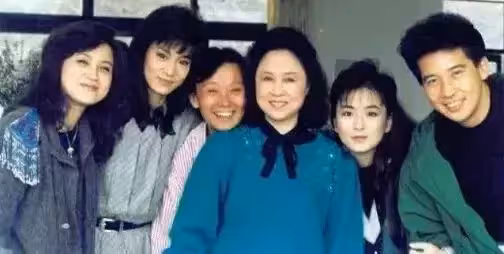 戲如人生!《包青天》趙永馨「曾遭男友動手」為情想不開 嫁燈光師「隱婚10年」56歲外表凍齡