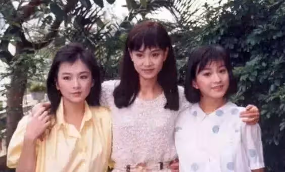 戲如人生!《包青天》趙永馨「曾遭男友動手」為情想不開 嫁燈光師「隱婚10年」56歲外表凍齡