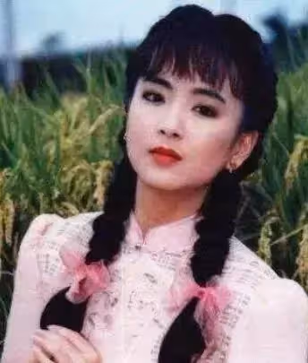 戲如人生!《包青天》趙永馨「曾遭男友動手」為情想不開 嫁燈光師「隱婚10年」56歲外表凍齡