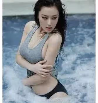 狂扇汪小菲耳光，踢王全安車門，劃傷袁巴元，張雨綺到底經歷了啥