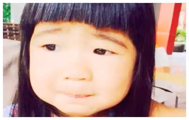女大十八變!曾經「蠟筆小新」臉蛋的曹格女兒,如今「膚白貌美」長腿逆天:美得不敢認