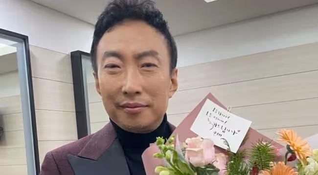 喉嚨痛到不能吞口水 朴明洙染疫2天掉4kg