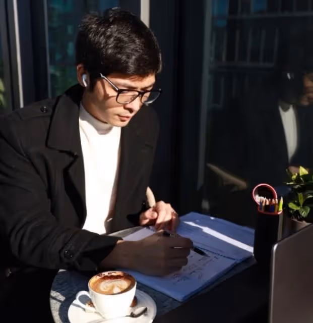 恭喜!33歲男星被著名大學錄取,立志5年後當醫生,稱努力不怕遲