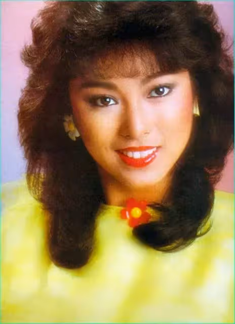 被成龍苦追8年卻遭劈腿，與男友同居26年不婚不生，男友去世後，守寡至今一生未嫁！