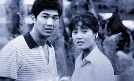 婚後丈夫出軌！原配含淚「提出一要求」轉身退出　丈夫愧疚凈身出戶「與小三結婚32年」不生子