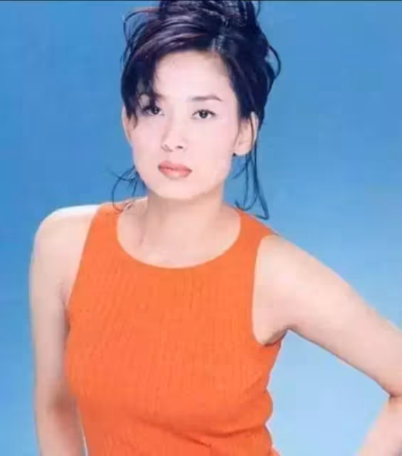 被遺忘的鄺美雲:14歲養家,38歲成億萬富翁,低調捐贈57所學校!