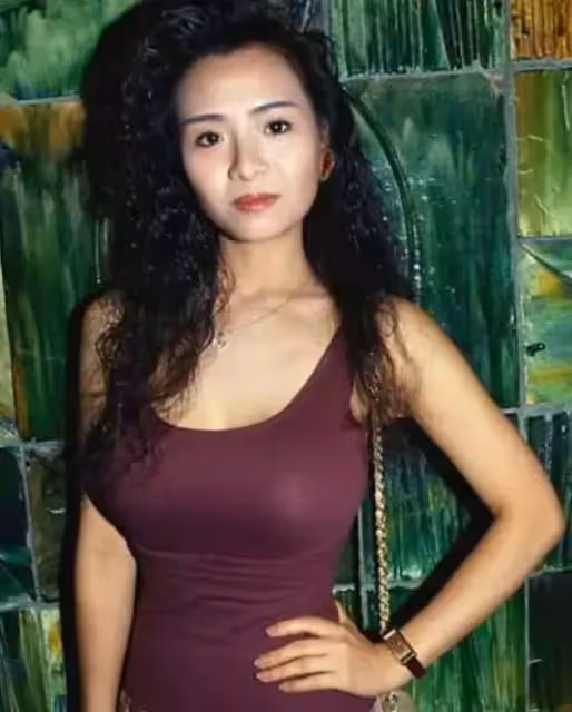 巔峰時為愛隱退!不婚不生「相戀26年男友」意外走後 拒絕高額遺產「今52歲單身一人」與狗狗相伴