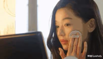 小松菜奈的「厭世感」竟能招桃花？俘獲菅田將暉，成權志龍理想型