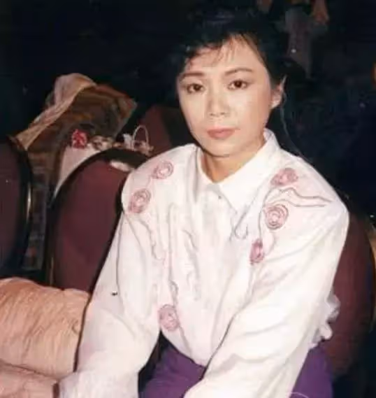 父親不要她!為替母還債進演藝圈「卻遭丈夫拋棄」 還被「奪走大部分家產」最終萬念俱灰遁入空門