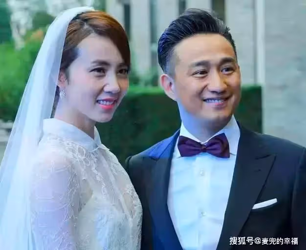 甜蜜低調師生戀!他走紅後「娶自己老師」 結婚13年零緋聞「超寵愛妻子」一家五口幸福美滿