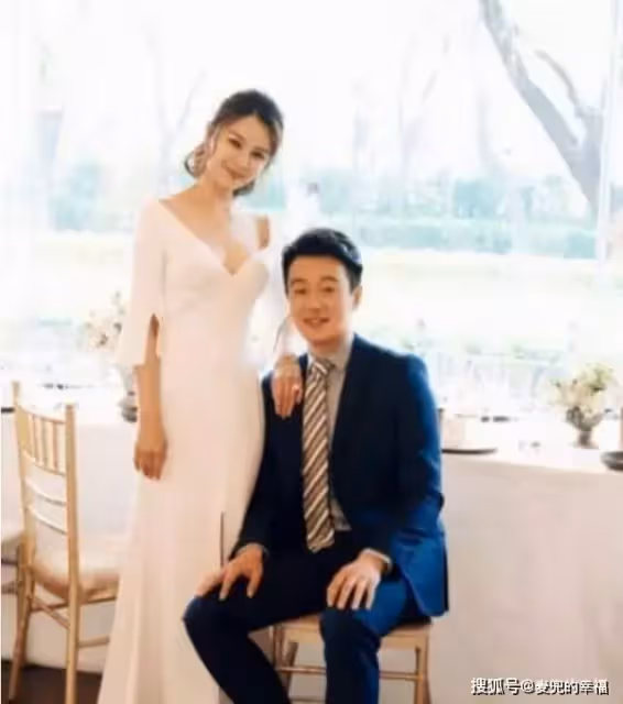 甜蜜低調師生戀!他走紅後「娶自己老師」 結婚13年零緋聞「超寵愛妻子」一家五口幸福美滿