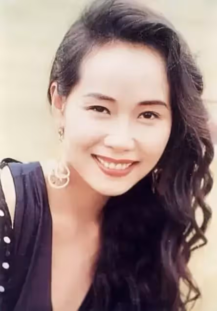 打敗林青霞兩封影后!嫁初戀34年「選擇頂客」不生育 「老公8次出軌」反替夫說話:他成就了我