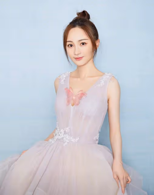 姚笛老公又被曝出軌!深夜與美女泡吧進酒店,女方長腿矚目顏值高