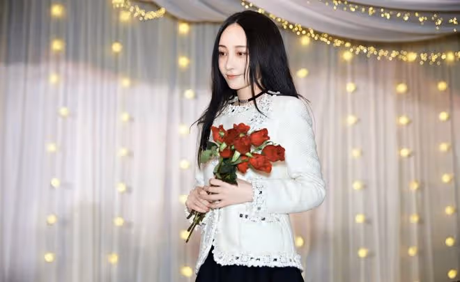 姚笛老公又被曝出軌!深夜與美女泡吧進酒店,女方長腿矚目顏值高