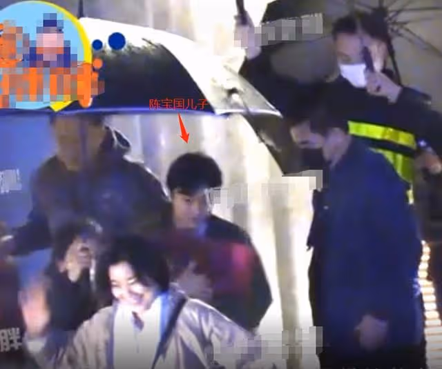陳寶國夫婦過二人世界!66歲妻子氣質溫婉知性,兩人相濡以沫48年