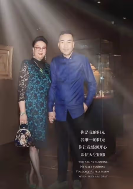 楊少華兒子風波後首發聲,與原配牽手秀恩愛,疑否認出軌有私生子